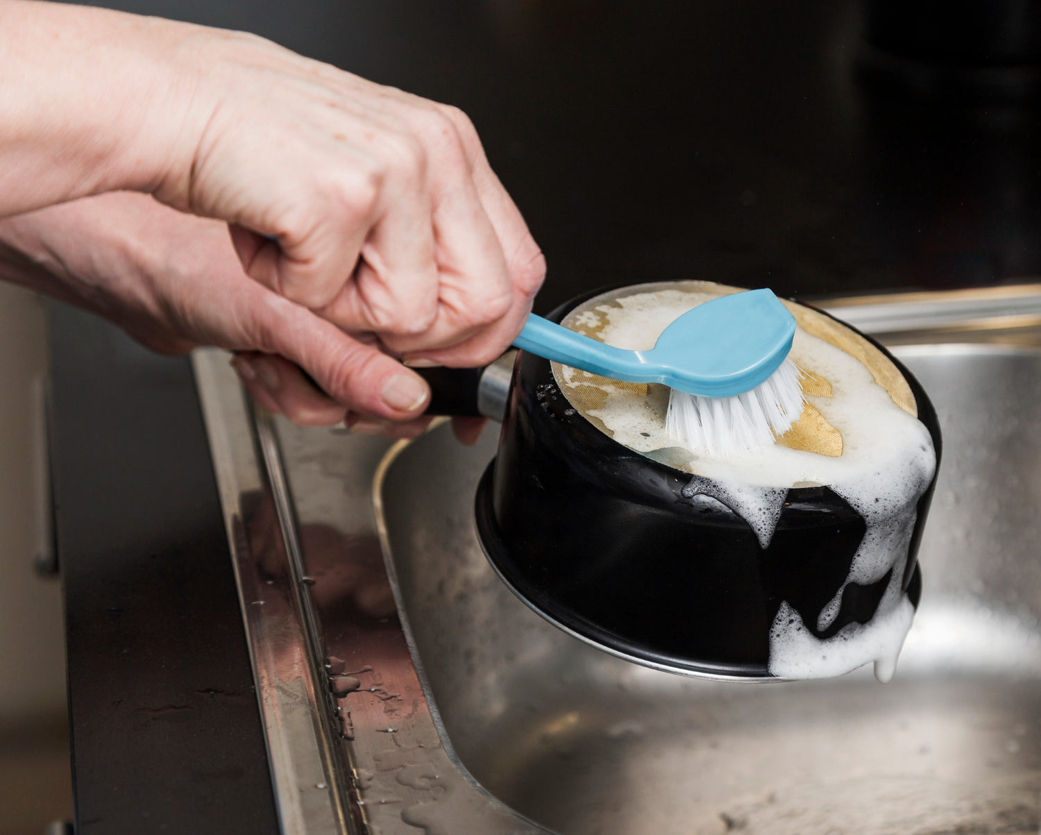 The Ultimate Guide to Removing Hard Water Stains Effortlessly